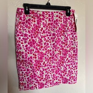 Allison Taylor Skirt Size 8 Pink Red Floral Pull On Unlined Pencil Stretch